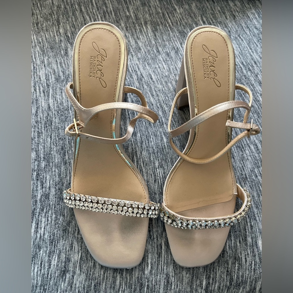 Jewel by Badgley Mischka Open Toe Champagne Studded Heels Size 11